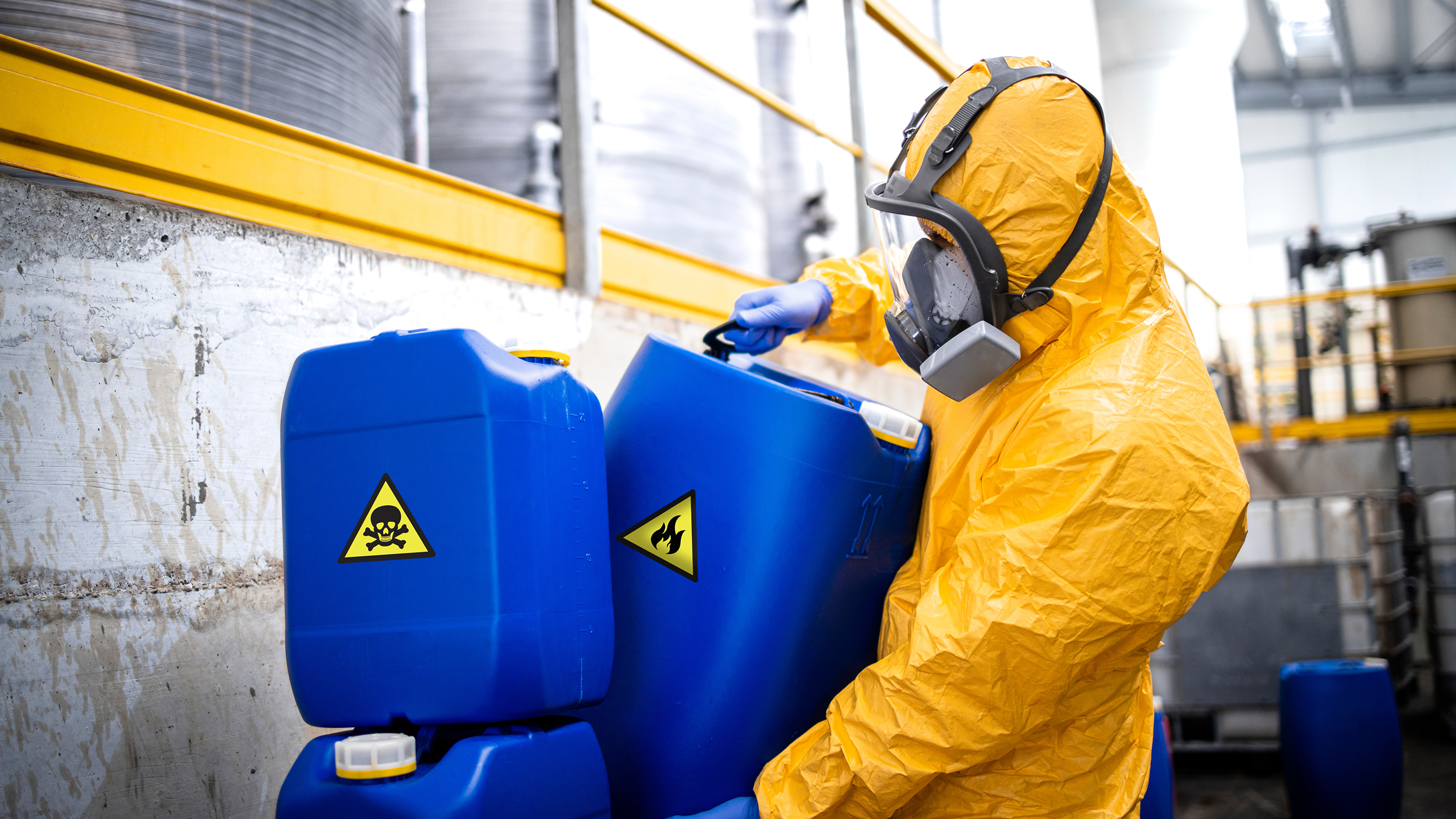 EPIs e Manuseio Seguro de Produtos Químicos: Guia por Risco