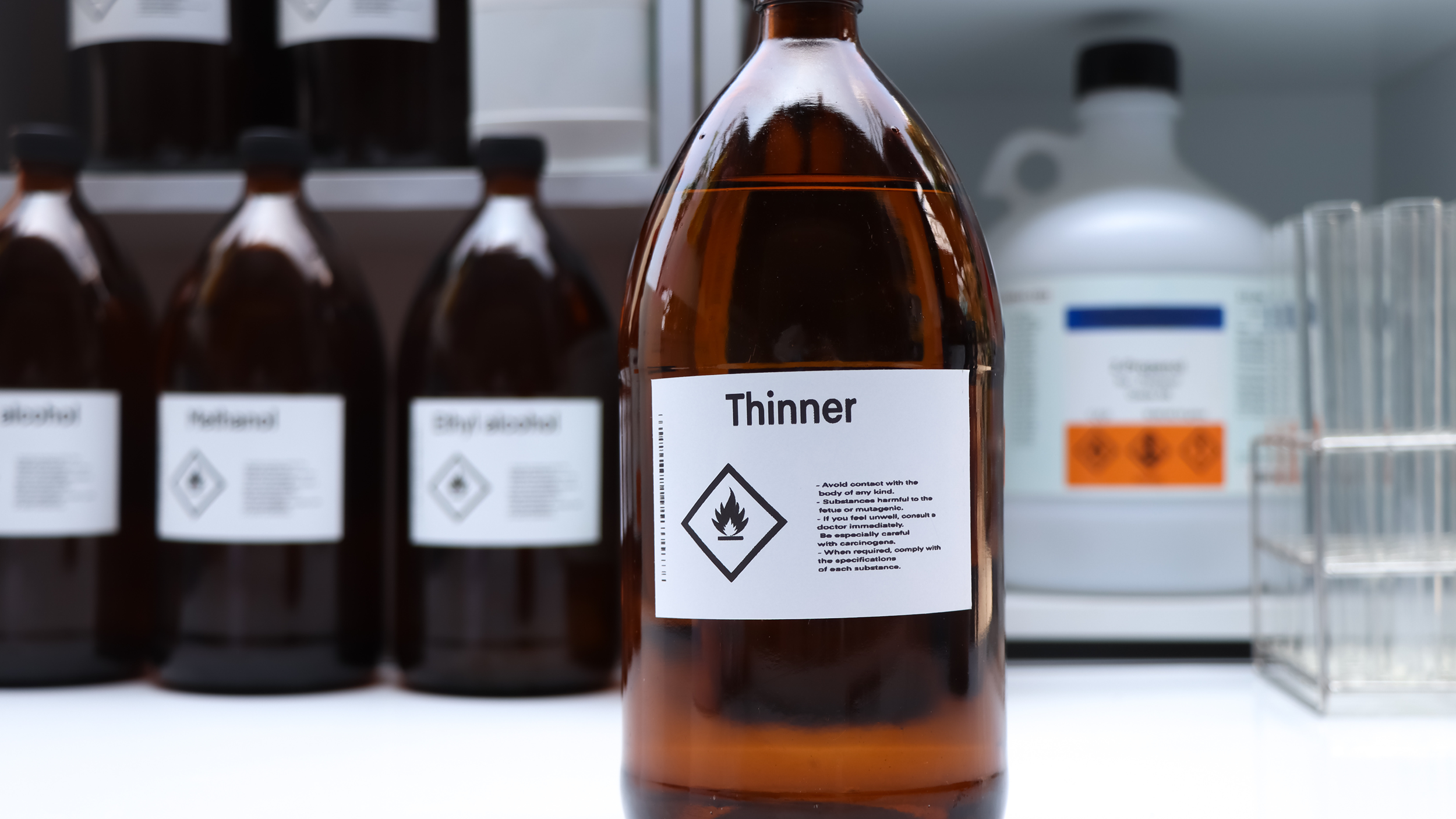 Thinner, aguarrás, querosene e isoparafina: qual usar